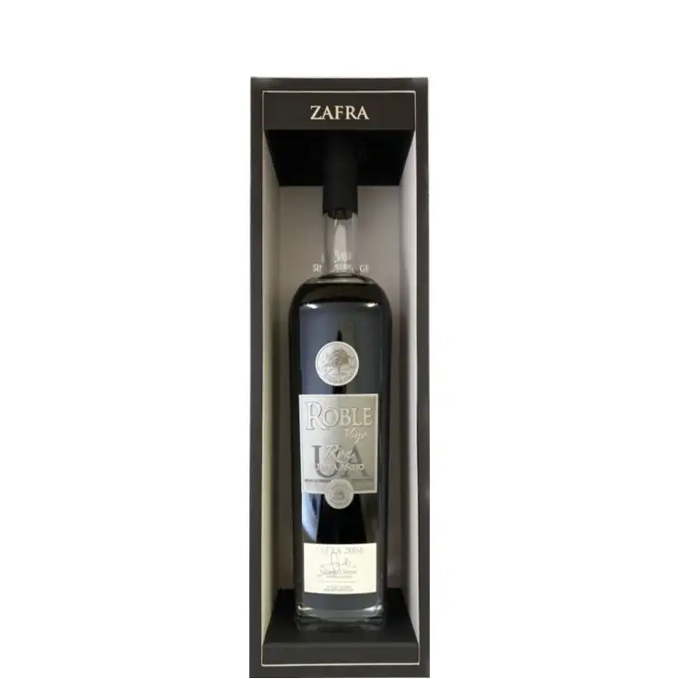 Rones del Caribe C.A. Ron Roble Viejo Ultra Añejo (Zafra) 2004